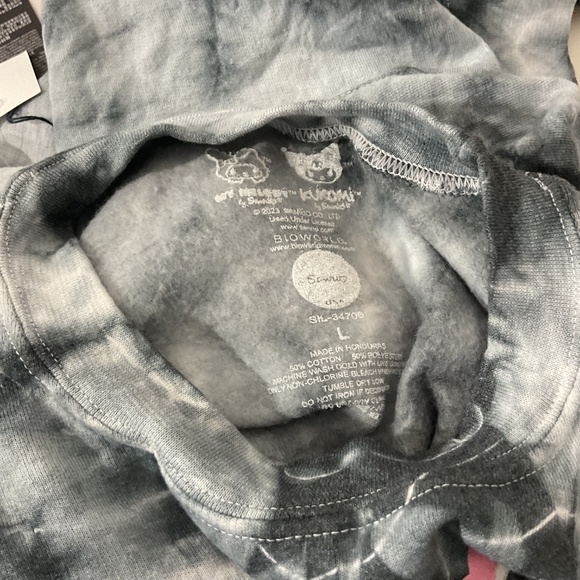 Sanrio Kuromi Pullover Tie Dye Crewneck Sweater Size Large - Picture 2 of 8